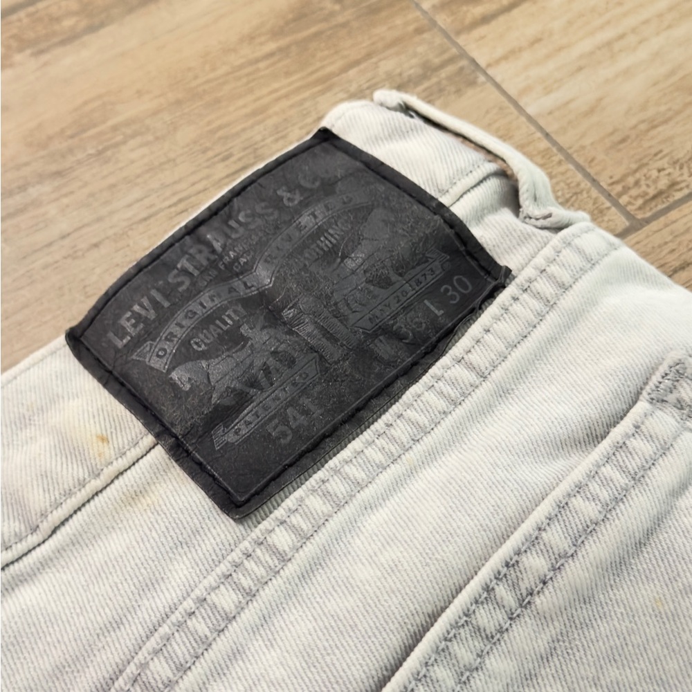 Levi's Faded Denim Jeans - Picture 3 of 3